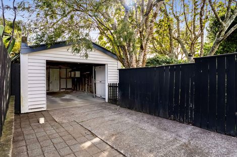 Photo of property in 28 Huatoki Street, Vogeltown, New Plymouth, 4310