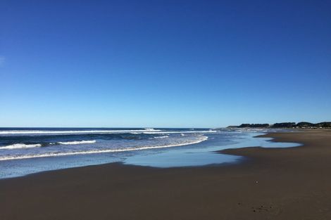 Photo of property in 1 Pinedale Crescent, Riversdale Beach, Masterton, 5872
