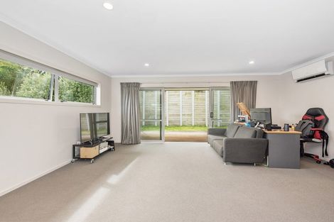 Photo of property in 50u3 Banbury Crescent, Fairfield, Hamilton, 3214