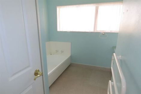 Photo of property in 52 Queen Street West, Levin, 5510
