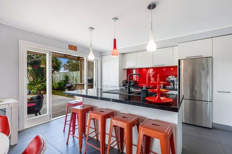 Photo of property in 18 Taioma Crescent, Te Atatu Peninsula, Auckland, 0610