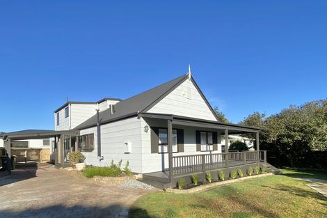 Photo of property in 27 Lina Place, Waiuku, 2123