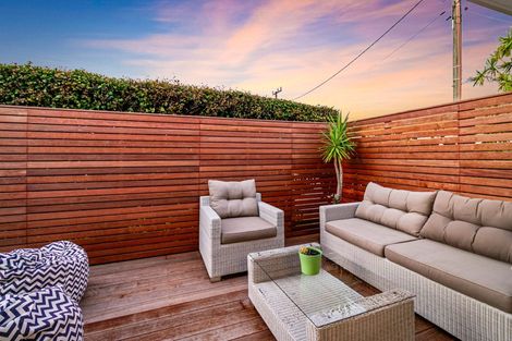 Photo of property in 53 Verran Road, Birkenhead, Auckland, 0626