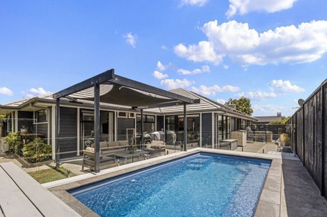 Photo of property in 15 Pohutukawa Parade, Riverhead, 0820