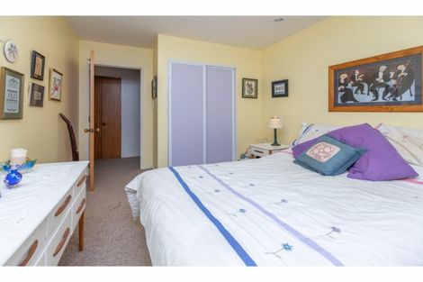 Photo of property in 2 Pentavon Lane, Avonhead, Christchurch, 8042