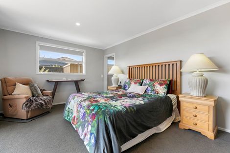 Photo of property in 34 Awatira Drive, Papamoa Beach, Papamoa, 3118