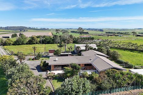 Photo of property in 242 Baylys Coast Road, Dargaville, 0377