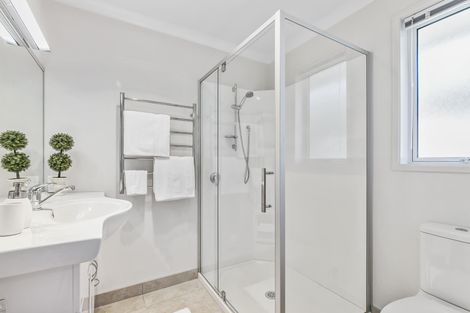 Photo of property in 14 Parsot Place, Pukekohe, 2120