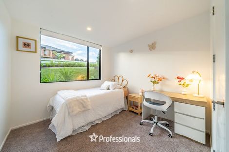 Photo of property in 37 Percy Kinsman Crescent, Riverstone Terraces, Upper Hutt, 5018