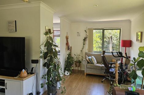 Photo of property in 11 San Vito Place, Henderson, Auckland, 0612