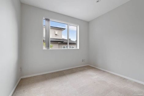 Photo of property in 71 Tamahere Drive, Glenfield, Auckland, 0629