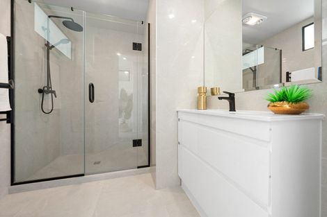 Photo of property in 8f Claridge Street, Glen Eden, Auckland, 0602