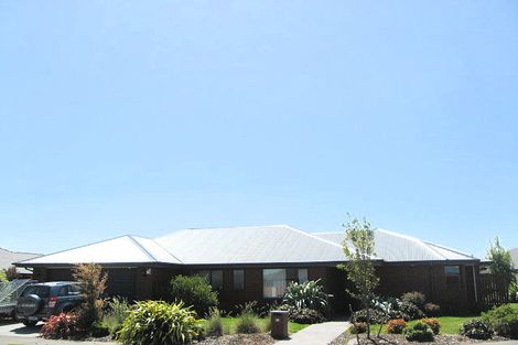 Photo of property in 21 Harrys Way, Redwood, Christchurch, 8051
