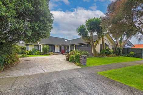 Photo of property in 19 Caroline Crescent, Highbury, Palmerston North, 4412