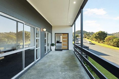 Photo of property in 99 Akaroa Drive, Maupuia, Wellington, 6022