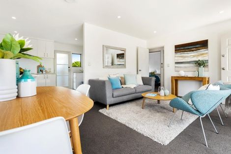Photo of property in 9 Rewarewa Road, Te Atatu Peninsula, Auckland, 0610