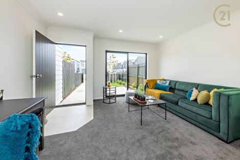 Photo of property in 3 Beardmore Lane, Papakura, 2110
