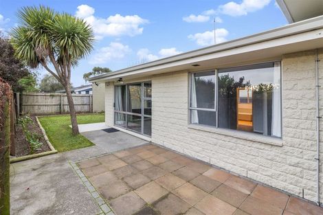 Photo of property in 2/125a Mackenzie Avenue, Woolston, Christchurch, 8023