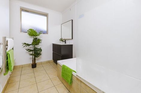 Photo of property in 23 Margarita Rise, Pukekohe, 2120