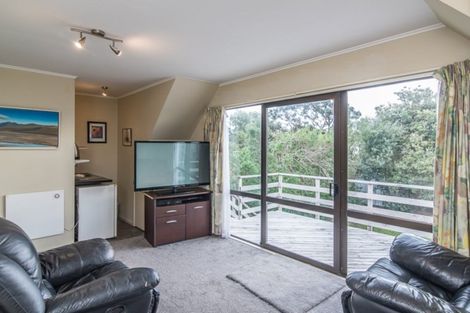 Photo of property in 31 Olive Terrace, Paraparaumu Beach, Paraparaumu, 5032