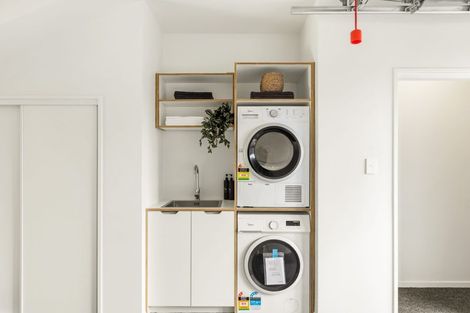 Photo of property in 11/2 Moor Avenue, Te Atatu Peninsula, Auckland, 0610