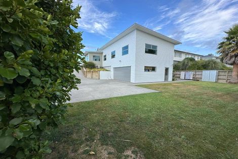 Photo of property in 13a Heta Road, Highlands Park, New Plymouth, 4312