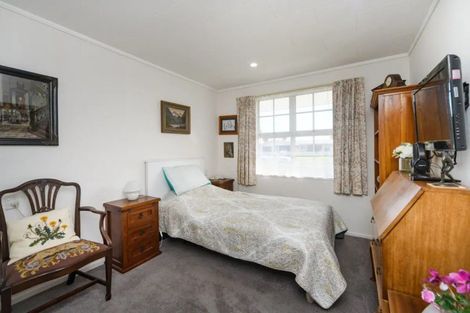 Photo of property in 17 Anaru Place, Awapuni, Palmerston North, 4412