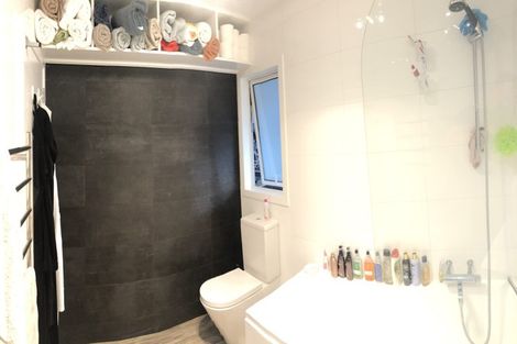 Photo of property in 40 Tamahere Drive, Glenfield, Auckland, 0629