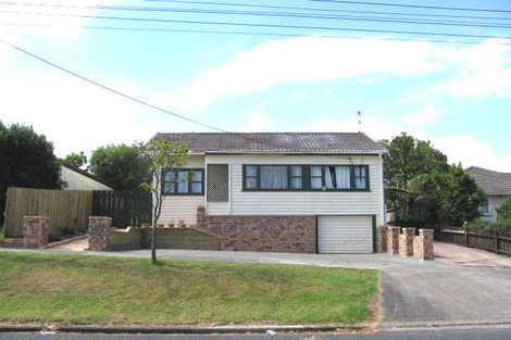 Photo of property in 2 Arahoe Road, New Lynn, Auckland, 0600