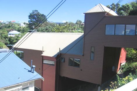 Photo of property in 16 Garden Road, Northland, Wellington, 6012