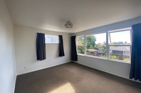 Photo of property in 8 Silver Birch Rise, Henderson, Auckland, 0612