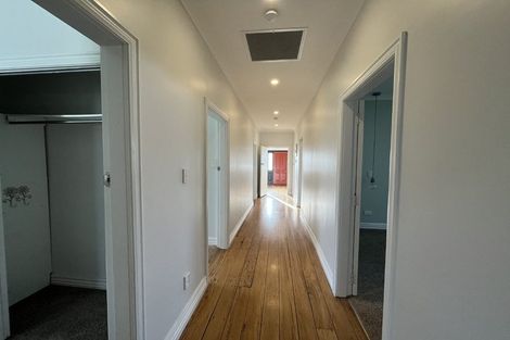 Photo of property in 54 Waiwaka Terrace, Strandon, New Plymouth, 4312