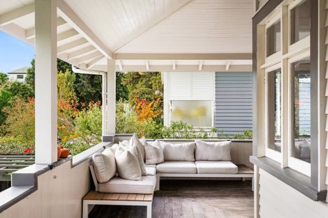 Photo of property in 45 Napier Terrace, Hospital Hill, Napier, 4110