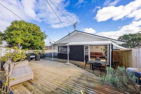 Photo of property in 1/32 Forrest Hill Road, Forrest Hill, Auckland, 0620