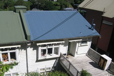 Photo of property in 18 Garden Road, Northland, Wellington, 6012