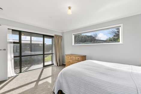 Photo of property in 7 Cardiff Crescent, Cannons Creek, Porirua, 5024