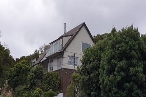 Photo of property in 24 Nevay Road, Karaka Bays, Wellington, 6022