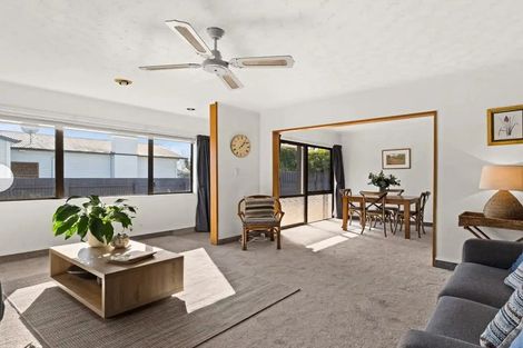 Photo of property in 2/8 Duart Road, Havelock North, 4130