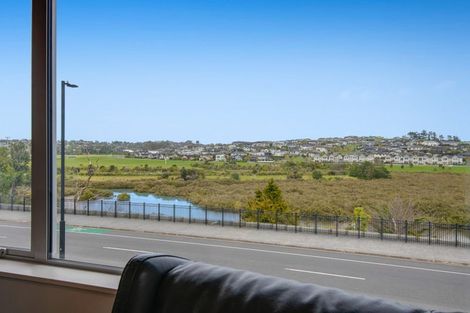 Photo of property in 140 Arran Point Parade, Orewa, 0931