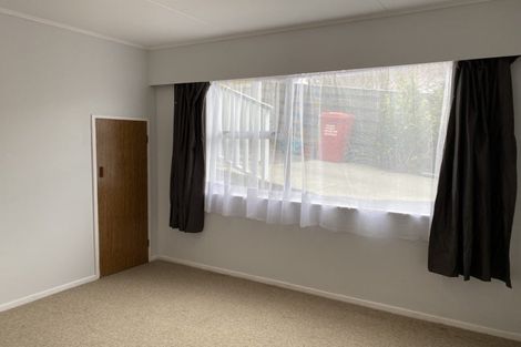 Photo of property in 4 Hillview Crescent, Paparangi, Wellington, 6037