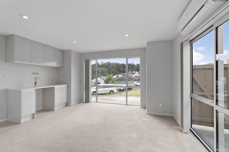 Photo of property in 71 Tamahere Drive, Glenfield, Auckland, 0629