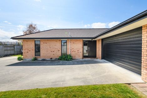 Photo of property in 23 Walnut Grove, Kelvin Grove, Palmerston North, 4414