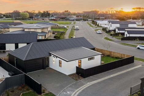 Photo of property in 1/1 Hebe Lane, Northwood, Christchurch, 8051