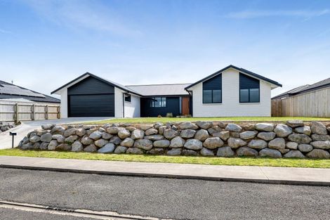 Photo of property in 11 Midsummer Avenue, Stratford, 4332