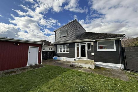 Photo of property in 353 Waiwhetu Road, Fairfield, Lower Hutt, 5011