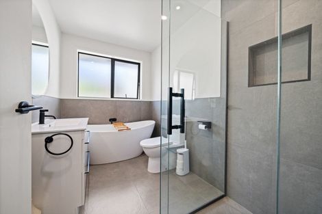 Photo of property in 21c Garrett Drive, Whalers Gate, New Plymouth, 4310