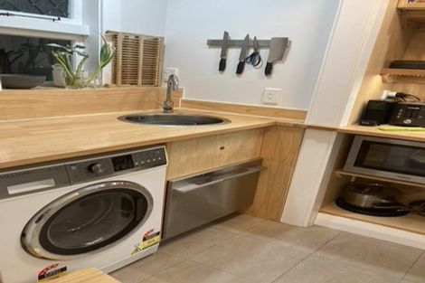 Photo of property in 30 Saint Michaels Crescent, Kelburn, Wellington, 6012