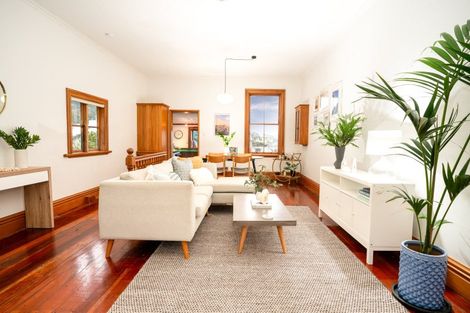 Photo of property in 16 Stafford Street, Mount Victoria, Wellington, 6011