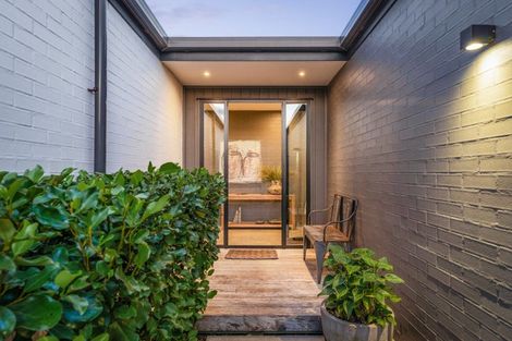 Photo of property in 6 Sandpiper Avenue, Point Wells, 0986