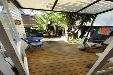 Photo of property in 9 Copley Street, New Lynn, Auckland, 0600